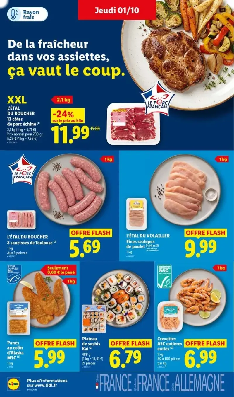 Sélection de produits frais de l'étal du boucher et du poissonnier, comprenant des crevettes, du colin d'Alaska et des côtes de porc.