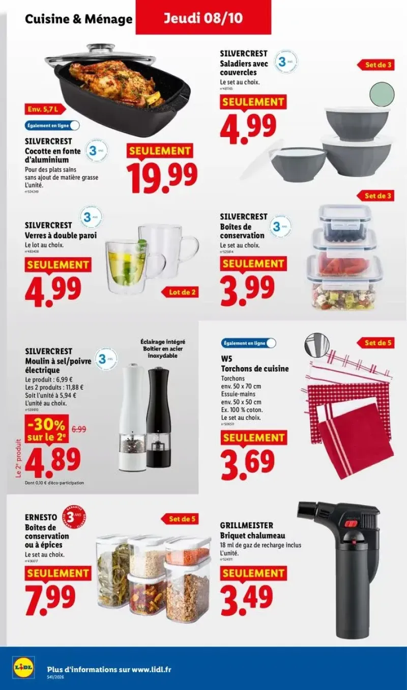 Ustensiles et accessoires de cuisine Ernesto, incluant un moulin à épices électrique, une cocotte en fonte d'aluminium et des boîtes de conservation.